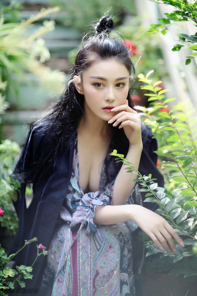 张馨予高调自黑为哪般