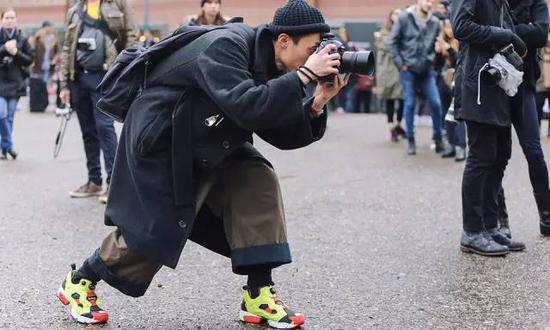 街头摄影师的造型指南 遇见镜头，即刻优雅